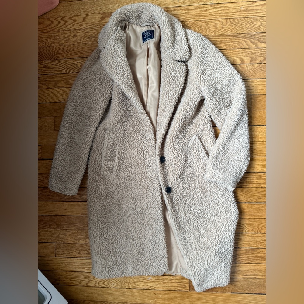 Abercrombie & Fitch Tan Teddy Coat - Size Small